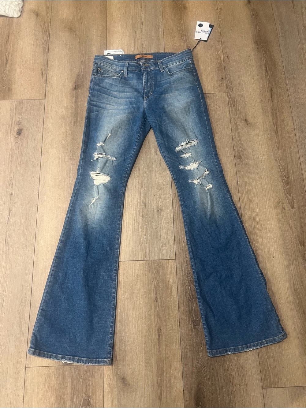 Joe’s Jeans Collector’s Edition Women’s Distressed Jeans in Medium Blue